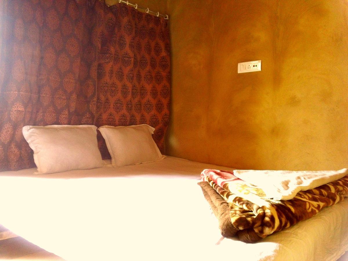 Roshnai Village Resort Болпур Екстериор снимка