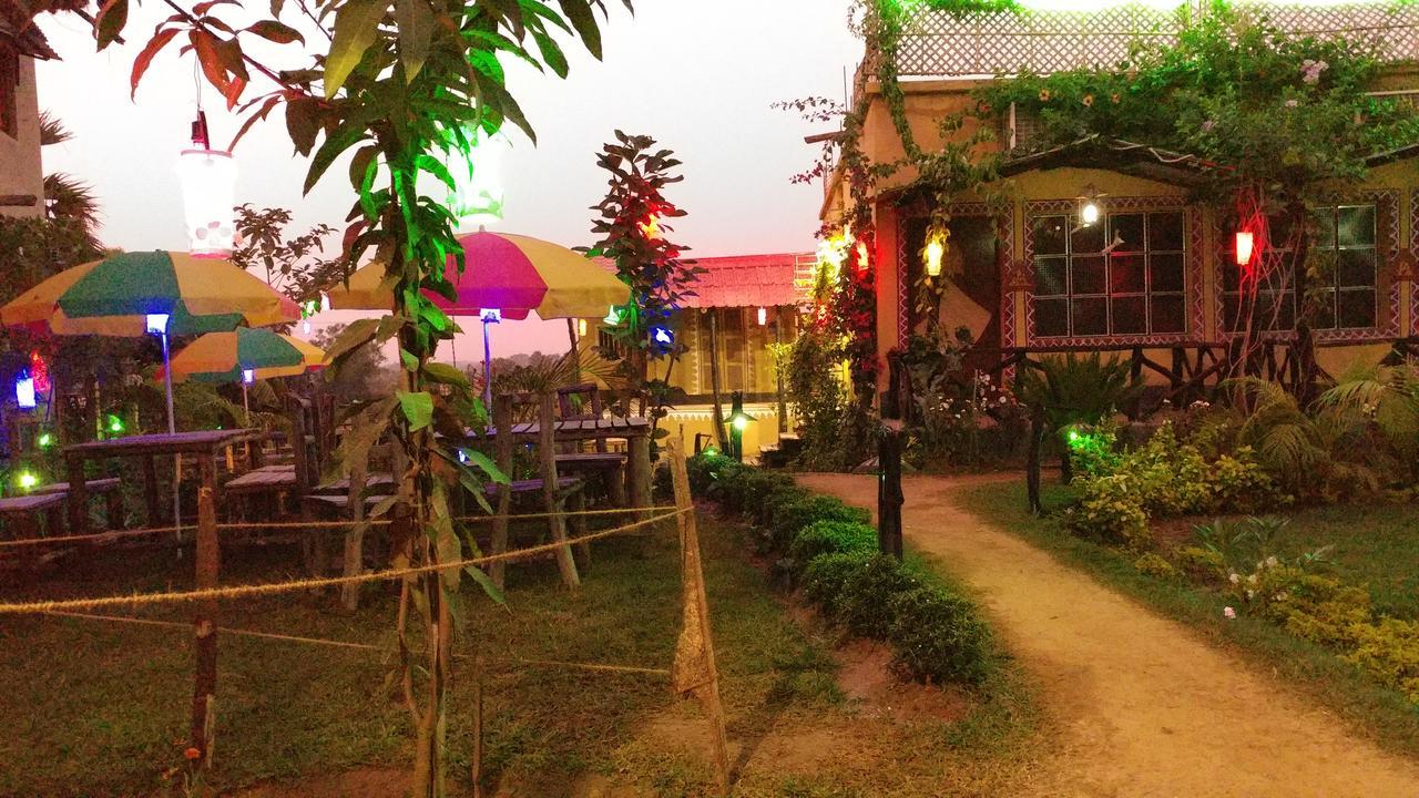Roshnai Village Resort Болпур Екстериор снимка