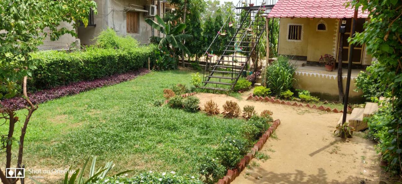 Roshnai Village Resort Болпур Екстериор снимка