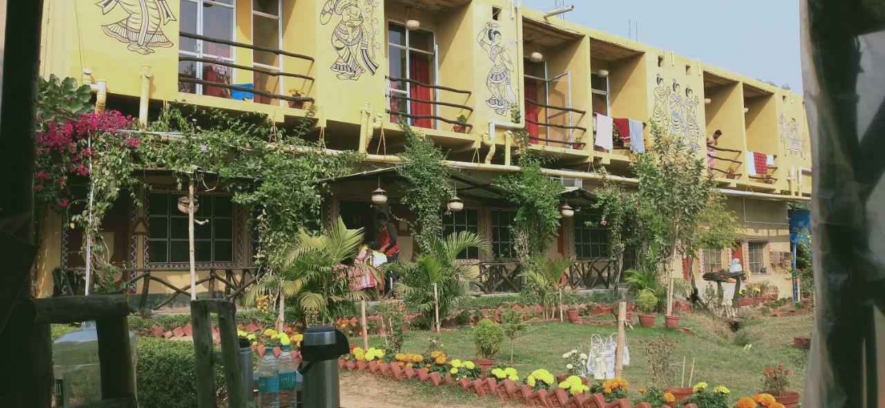 Roshnai Village Resort Болпур Екстериор снимка